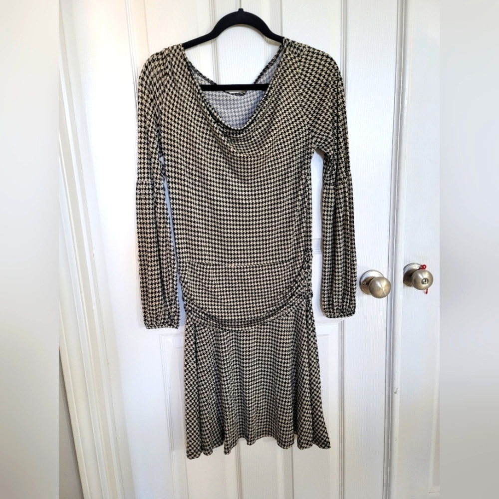 Loveholic flow drape and side scrunch flow dress